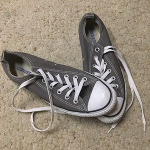 GREY LOW CONVERSE